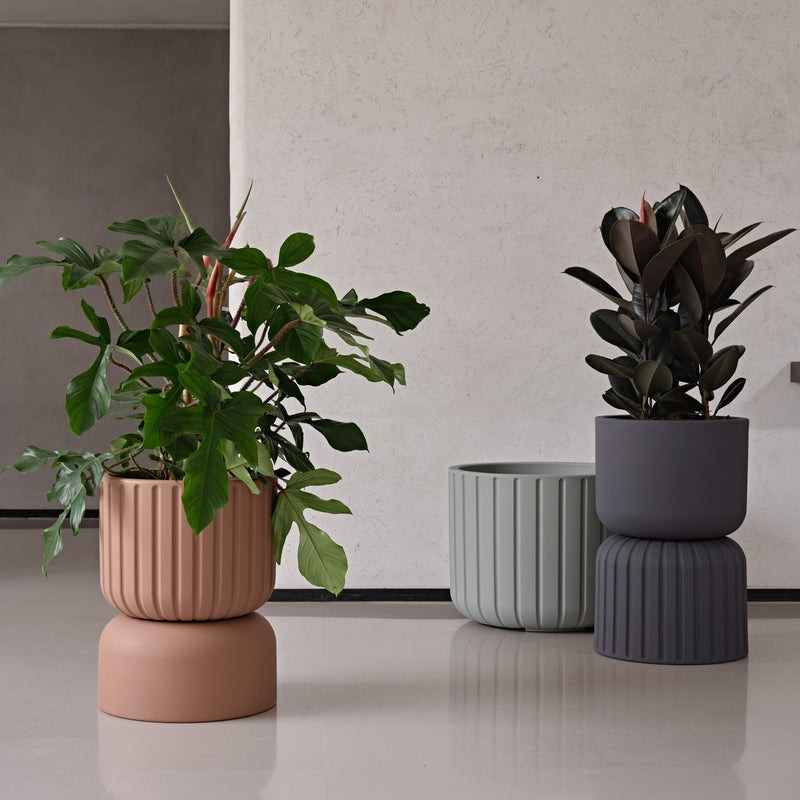 Vaso rigato TeraPlast Echo 50 Canyon, resina riciclabile Ø50 cm, 50 lt, sovrapponibile con Pulse e Moon, UV, indoor/outdoor. Design modulare.