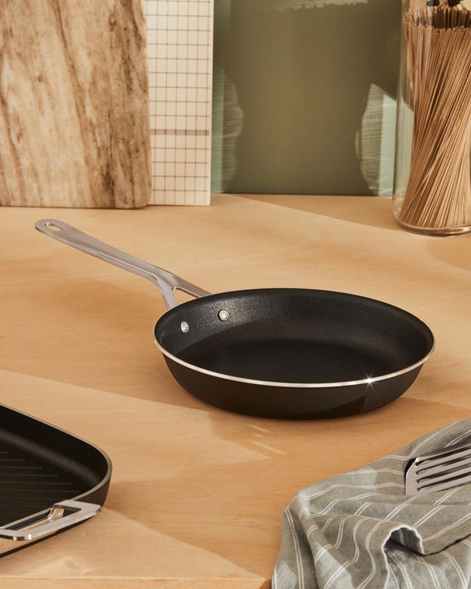alessi alessi pots pans padella d 28 cm con manico nero ean 8003299496709