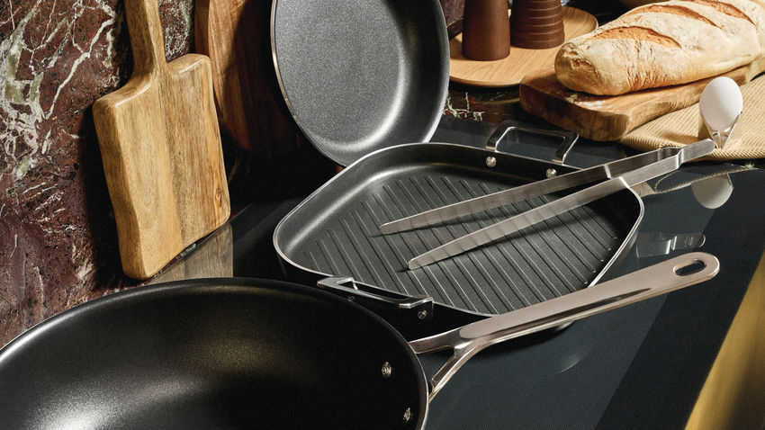 alessi alessi pots pans padella d 32 cm con manico nero ean 8003299496693