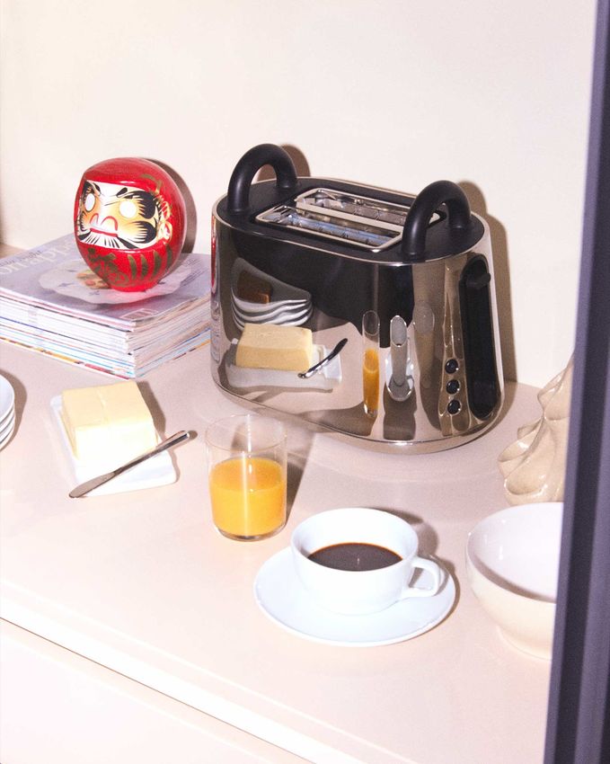 Tostador Alessi Toru Negro en Acero Inoxidable y Resina Termoplástica