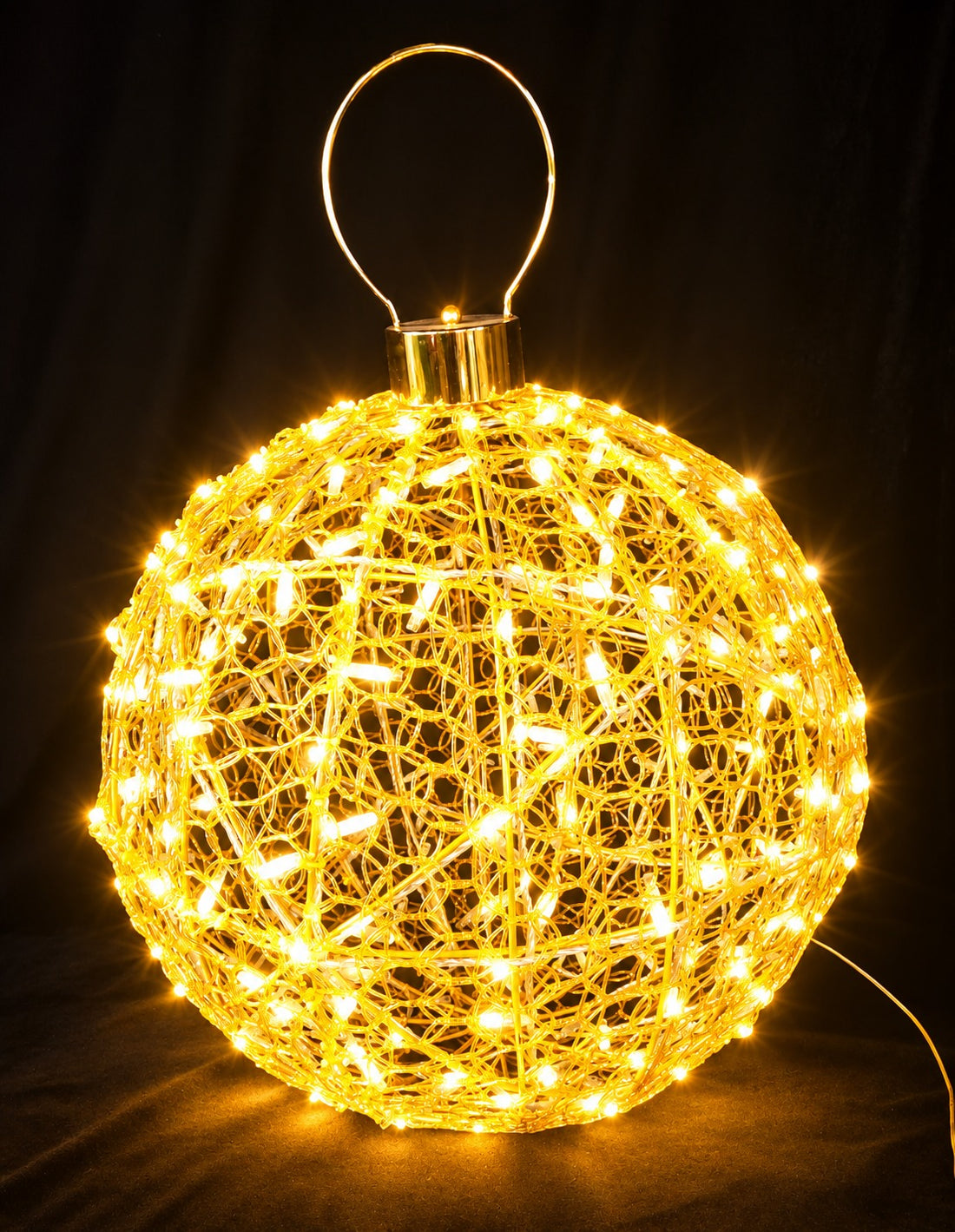 Bonturi Casa Esfera Luminosa con 500 Led de Navidad D 95 Cm H 140 Cm GOLD