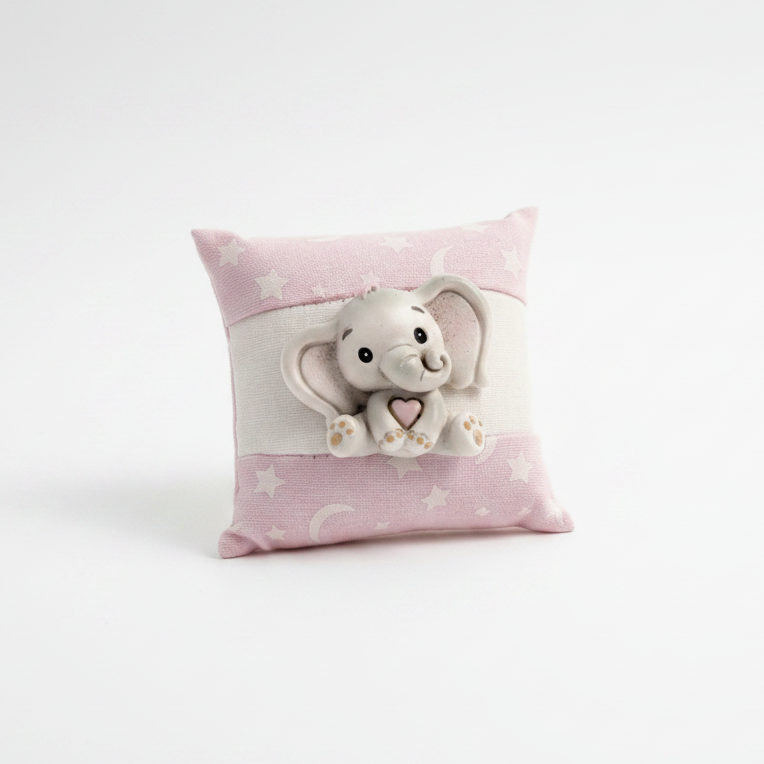 Tenero e delicato: Etm Neve sacchetto cuscino cotone rosa stelle con elefantino resina, 9 cm. Bomboniera battesimo.