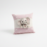 Tenero e delicato: Etm Neve sacchetto cuscino cotone rosa stelle con elefantino resina, 9 cm. Bomboniera battesimo.