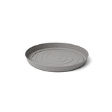 Sottovaso rotondo plastica riciclata 100%, Ø33 cm, Fog Grey Grigio Chiaro. TeraPlast Orma Saucer 33, −30°/+60°C, compensa CO₂ ean-8051560268401