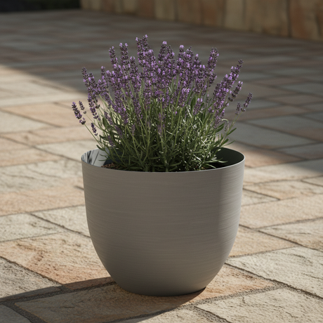 Vaso da esterno rotondo in plastica riciclata 100%, Ø38×H32 cm, colore Fog Grigio Nebbia. TeraPlast Over 38, −30°/+60°C. ean-8051560177857