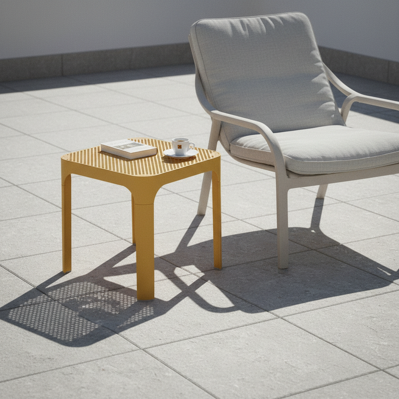 Scena 1 – Terrazza mattino con poltrona
