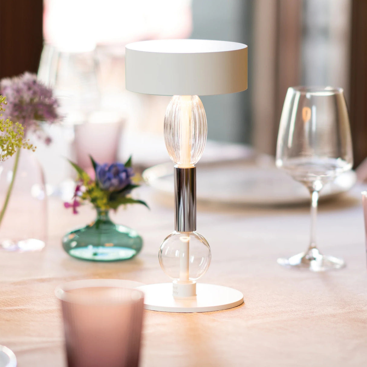 zafferano zafferano royal family wi fi lampada da tavolo portatile ledtouch dimmer bianco ean 8054040724381