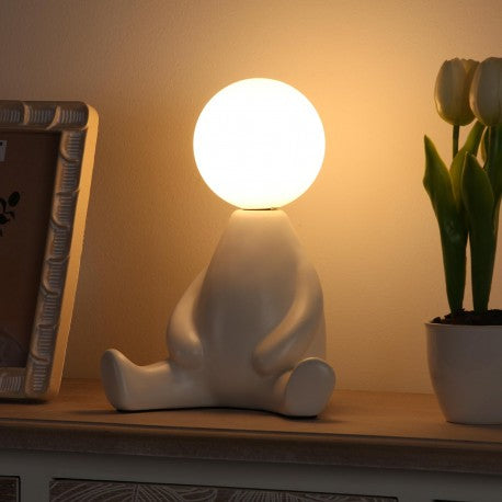 Lámpara de Mesa Versa Muñeco Sentado