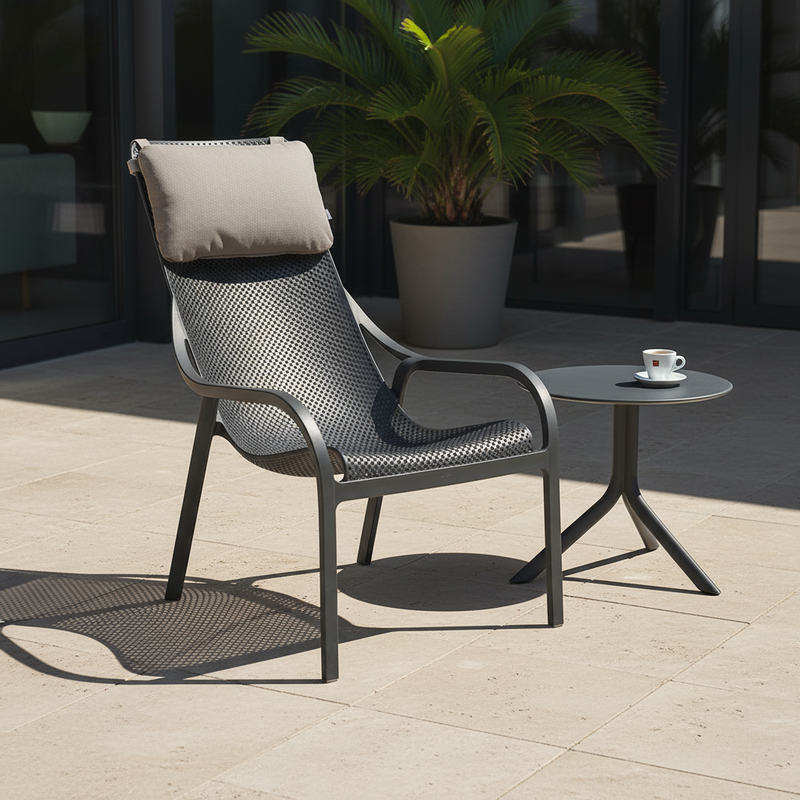 Scena 1 – Terrazza mattino poltrona Net Lounge