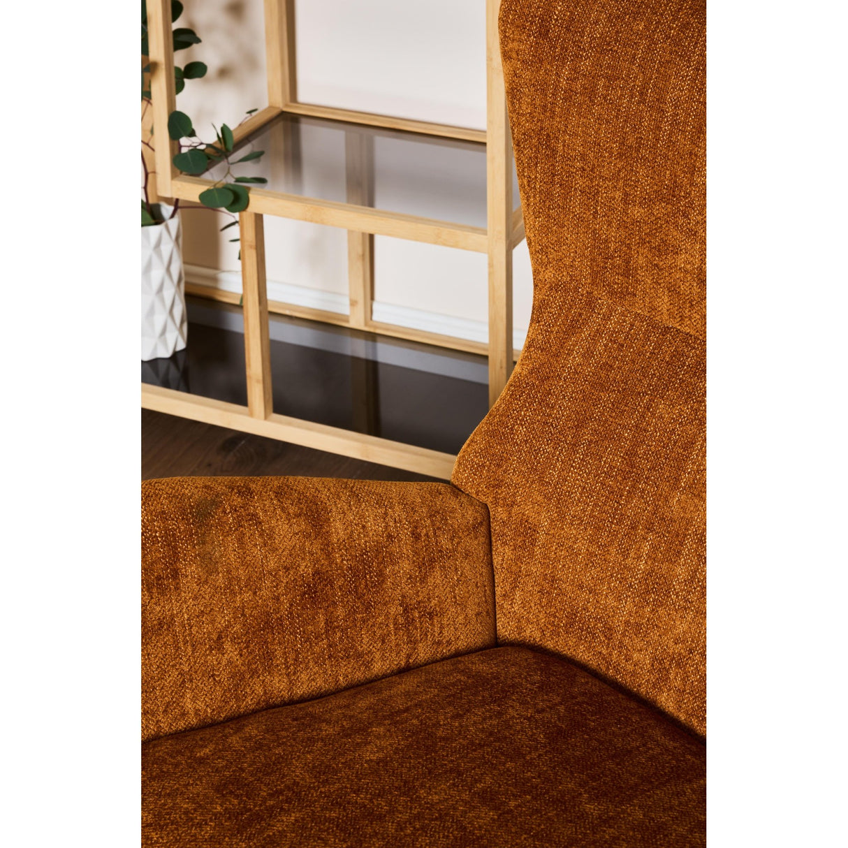 Sillón Dimo Melania en Tela Ocre